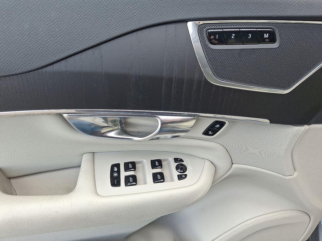 used 2020 Volvo XC90 car, priced at $24,865