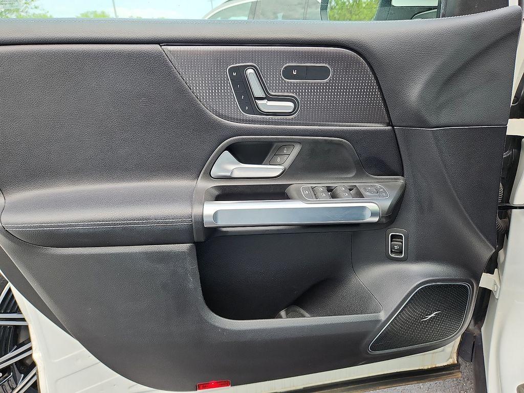 used 2021 Mercedes-Benz GLB 250 car, priced at $25,216