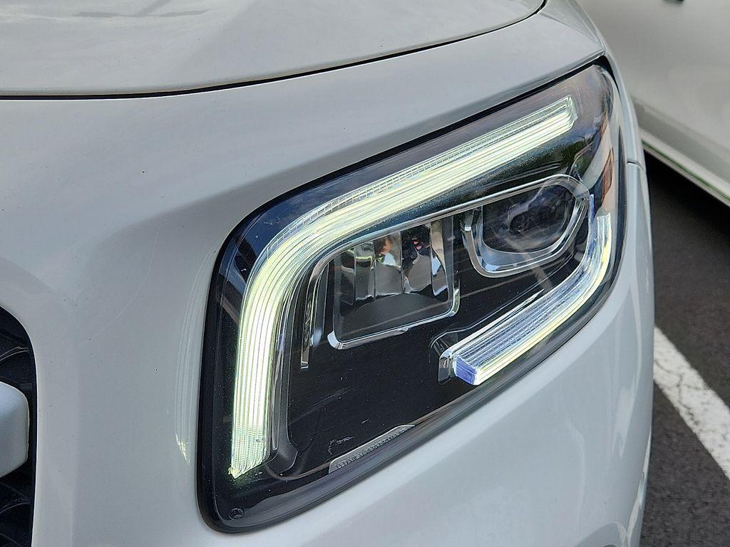 used 2021 Mercedes-Benz GLB 250 car, priced at $25,216