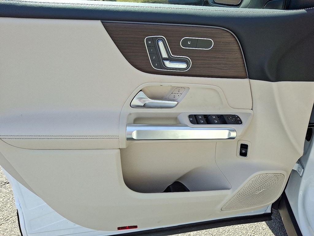 new 2026 Mercedes-Benz GLB 250 car, priced at $51,745