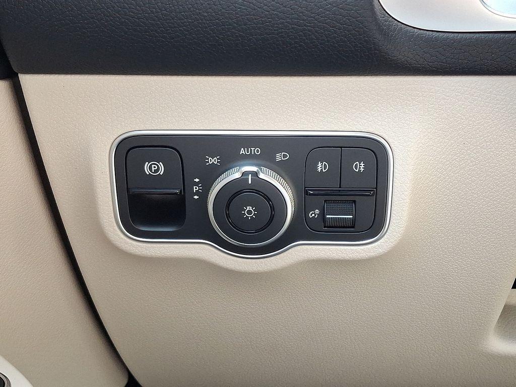 new 2026 Mercedes-Benz GLB 250 car, priced at $51,745