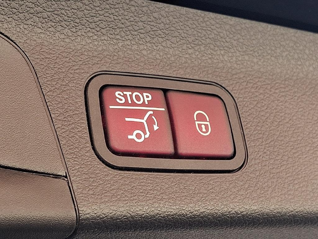 Mercedes-Benz GLS view 30