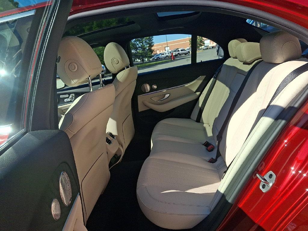 Mercedes-Benz E-Class view 10