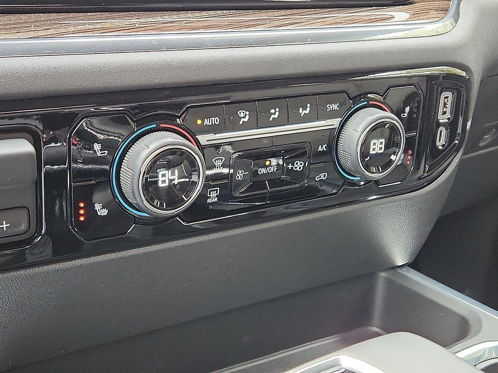 used 2023 Chevrolet Silverado 1500 car, priced at $43,900