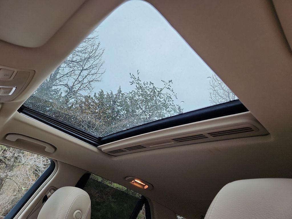 used 2015 Mercedes-Benz M-Class car, priced at $10,800