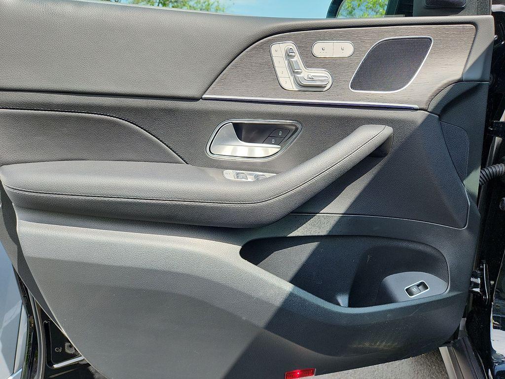 used 2025 Mercedes-Benz GLE 350 car, priced at $55,865