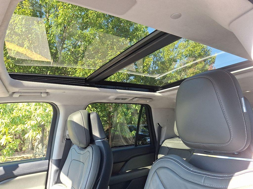 used 2022 Lincoln Navigator car, priced at $53,400