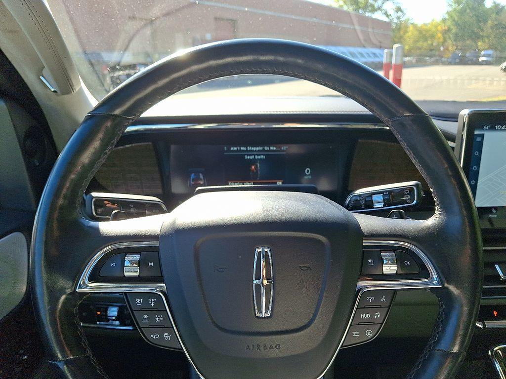 used 2022 Lincoln Navigator car, priced at $53,400