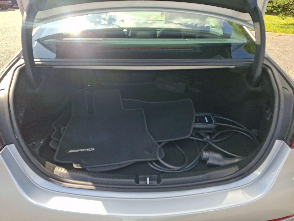 Mercedes-Benz C-Class view 28