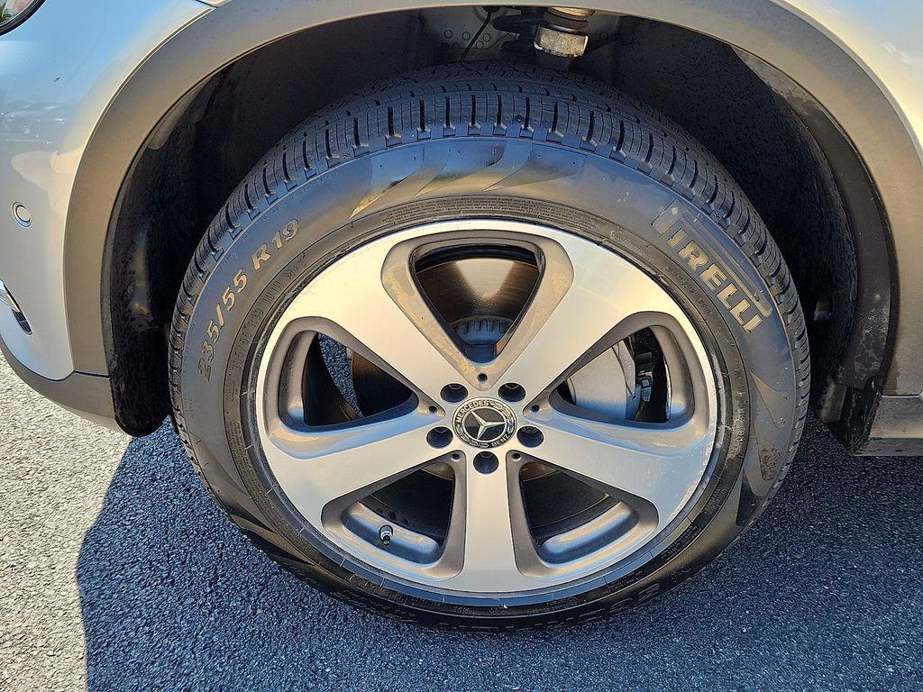 used 2018 Mercedes-Benz GLC 300 car, priced at $18,426