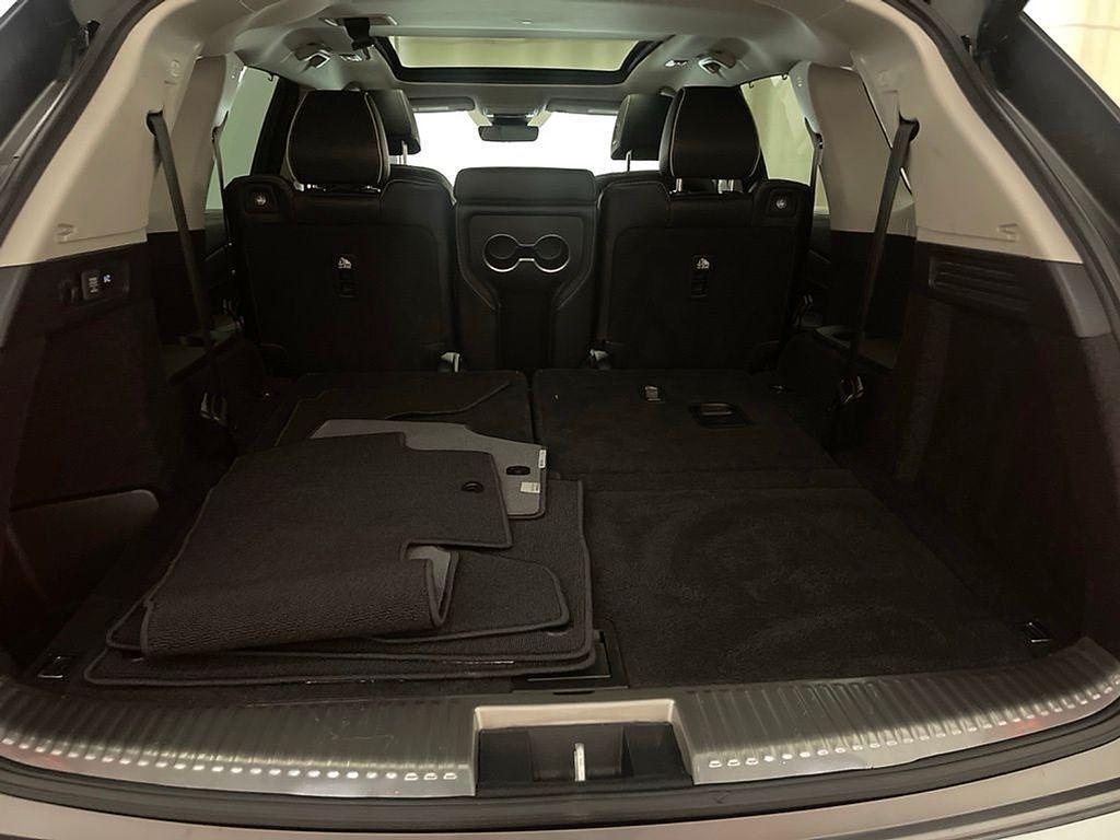 used 2023 Acura MDX car, priced at $47,580