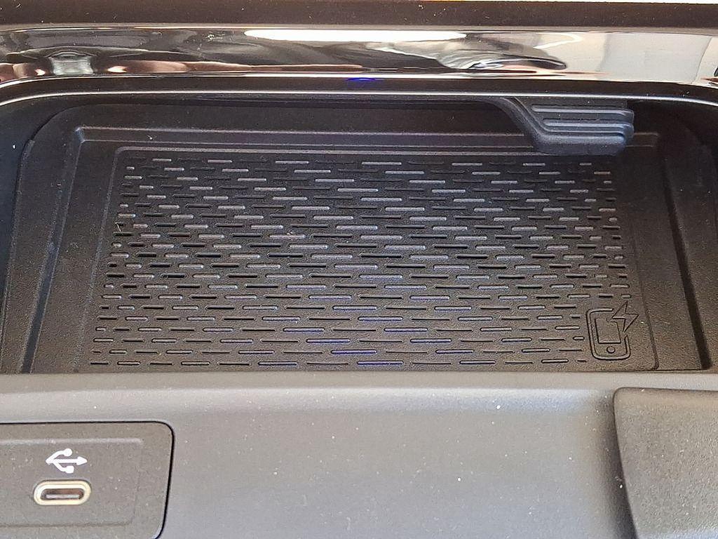 used 2025 Mercedes-Benz GLB 250 car, priced at $41,000