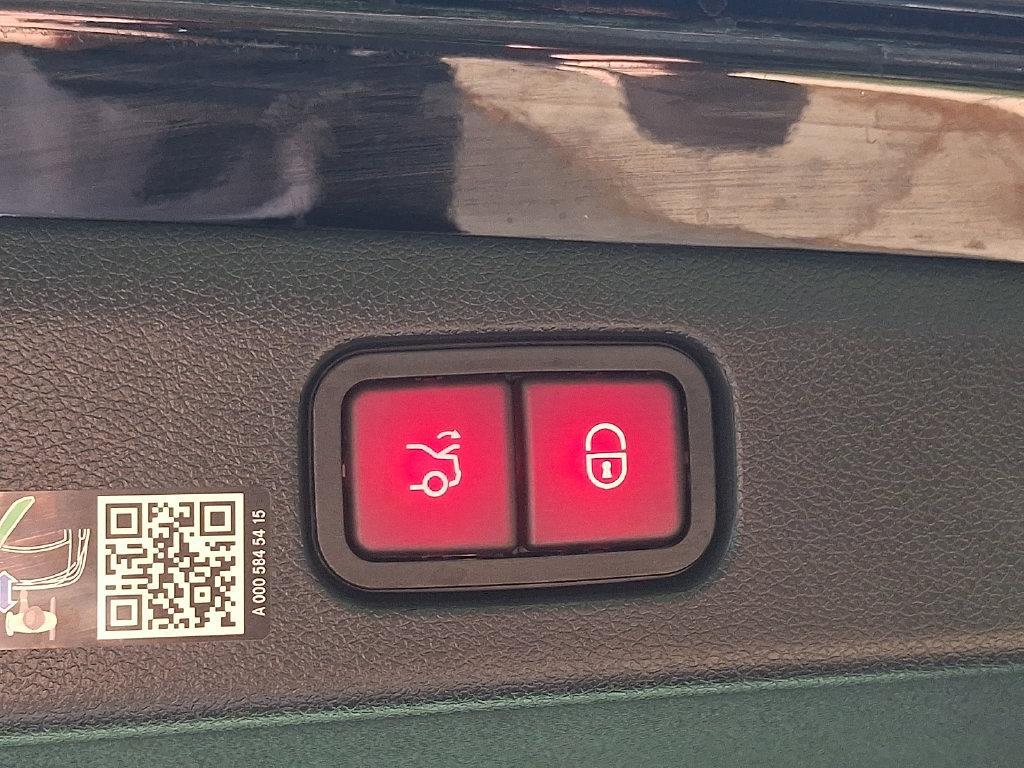 Mercedes-Benz E-Class view 27