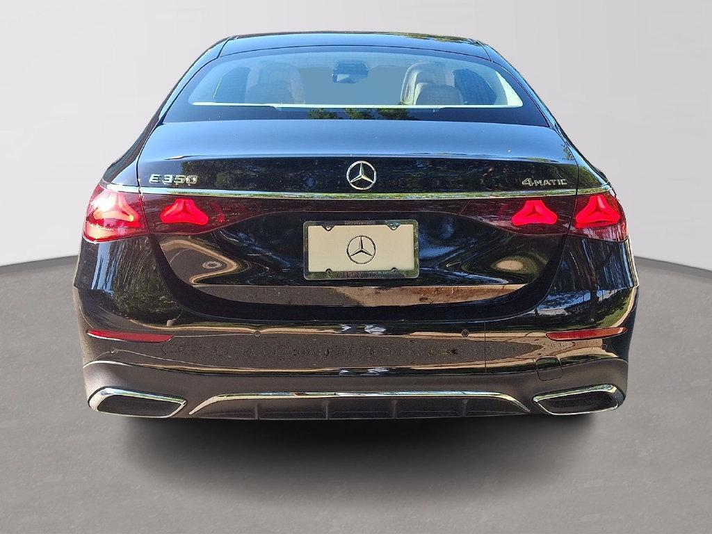 Mercedes-Benz E-Class view 5