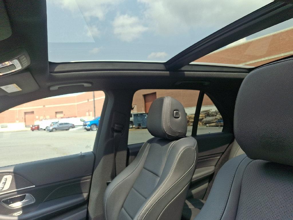 Mercedes-Benz GLE view 14