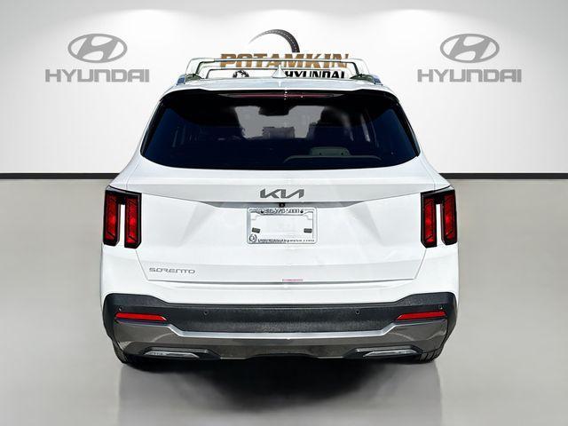 used 2025 Kia Sorento car, priced at $29,490