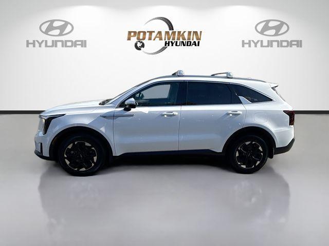 used 2025 Kia Sorento car, priced at $29,490