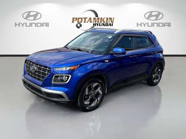 used 2022 Hyundai Venue car, priced at $13,790