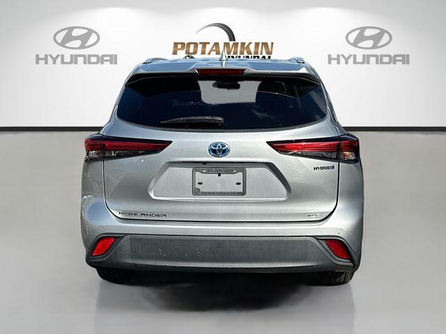 used 2022 Toyota Highlander Hybrid car, priced at $26,890