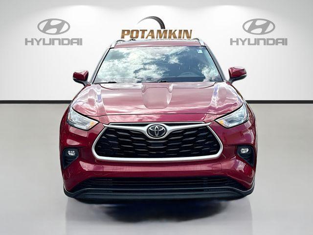 used 2020 Toyota Highlander car, priced at $27,500