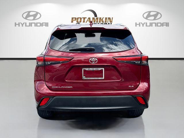 used 2020 Toyota Highlander car, priced at $27,500