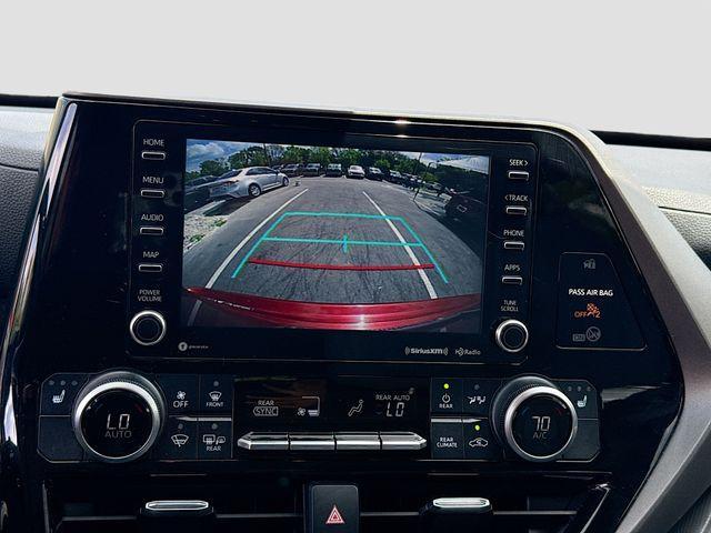used 2020 Toyota Highlander car, priced at $27,500