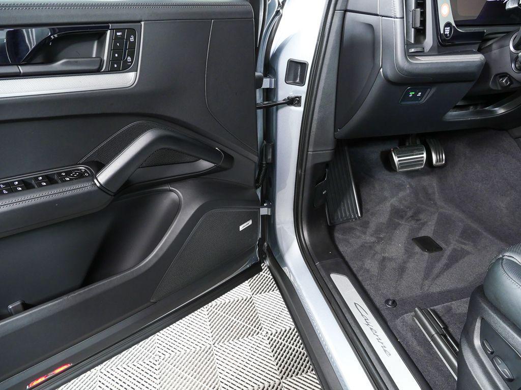 new 2026 Porsche Cayenne car