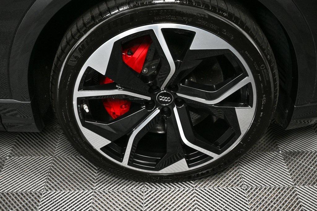 2020 Daytona Gray Pearl Audi RS Q8