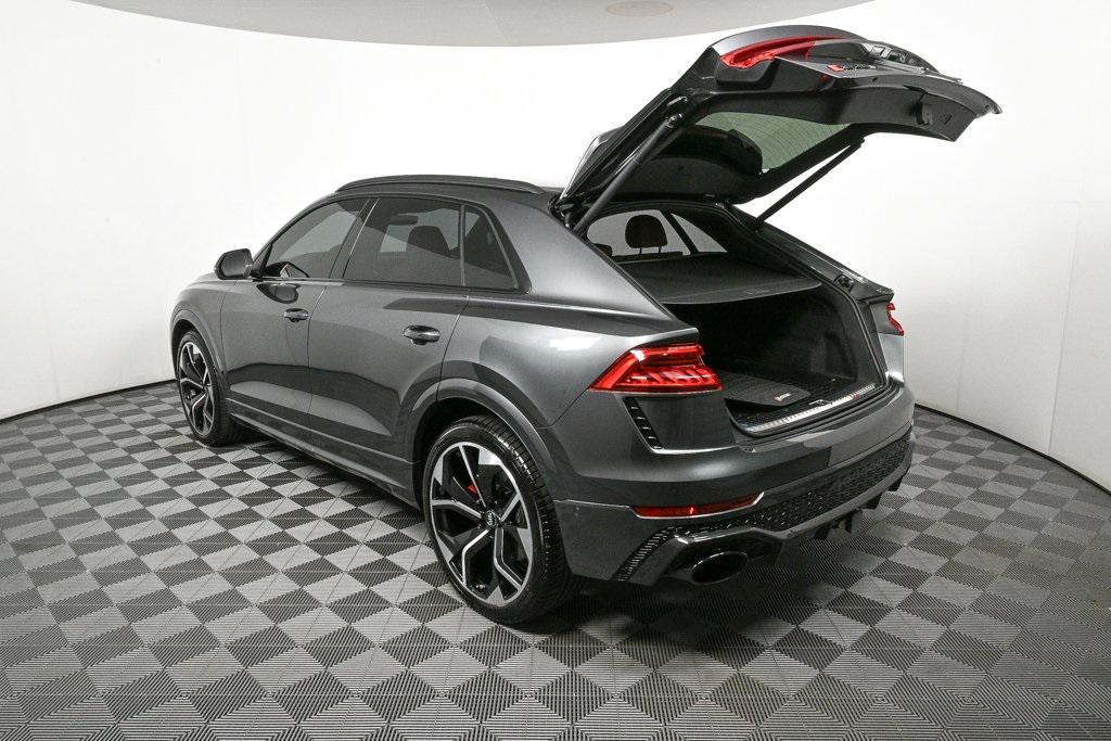 2020 Daytona Gray Pearl Audi RS Q8