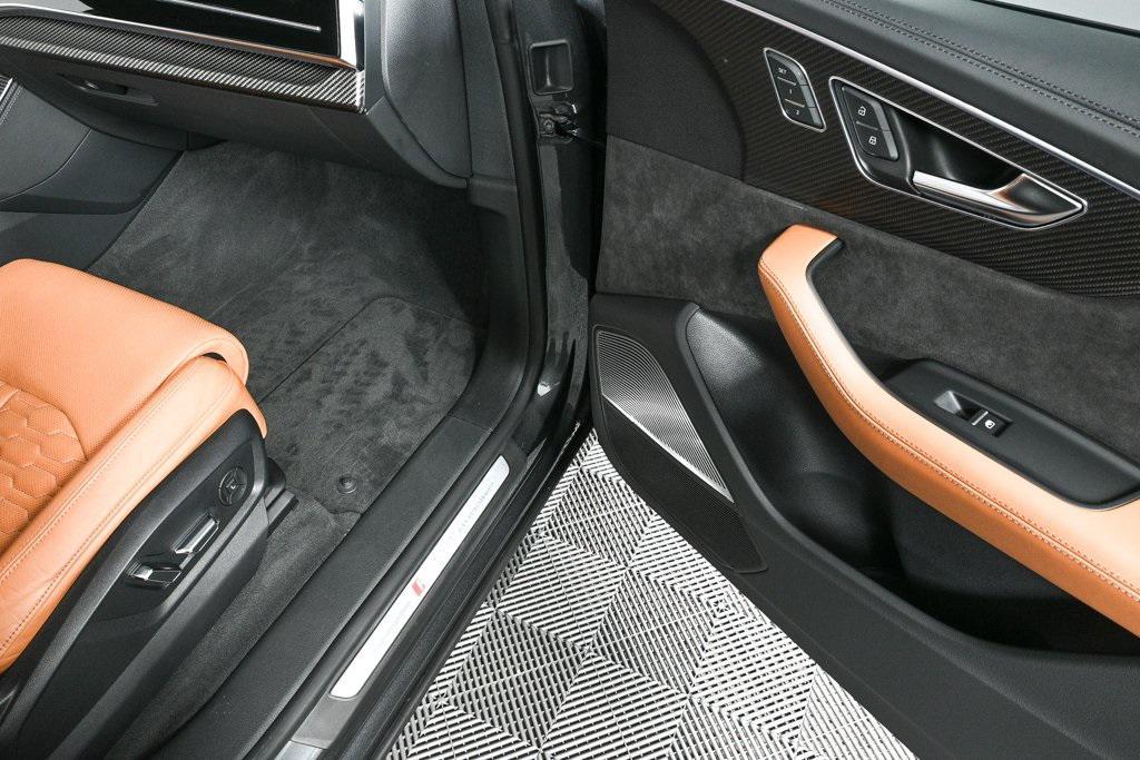 2020 Daytona Gray Pearl Audi RS Q8