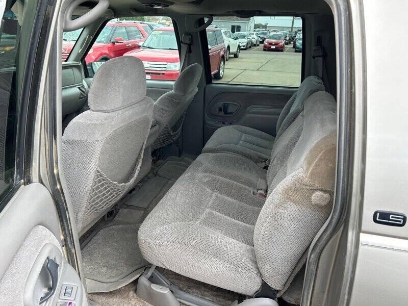 used 1999 Chevrolet Suburban car, priced at $9,900