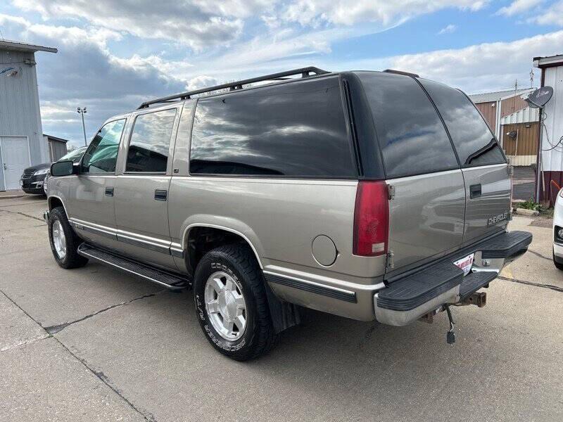 used 1999 Chevrolet Suburban car, priced at $9,900