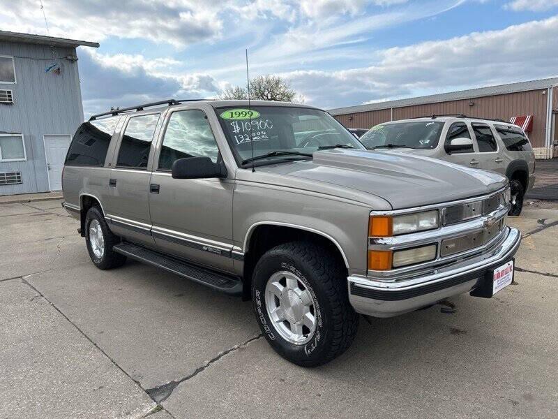 used 1999 Chevrolet Suburban car, priced at $9,900