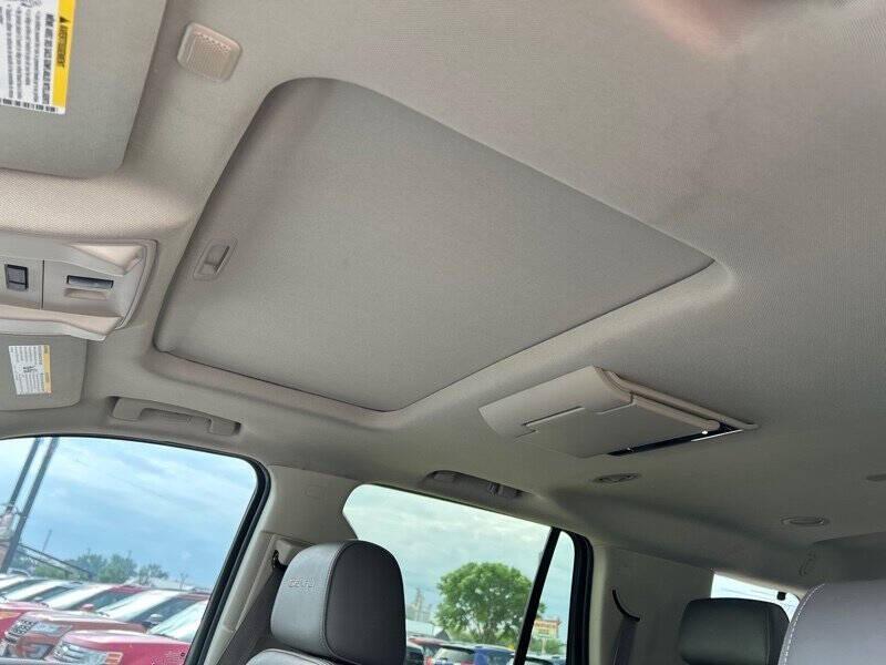 used 2015 GMC Yukon car, priced at $18,995