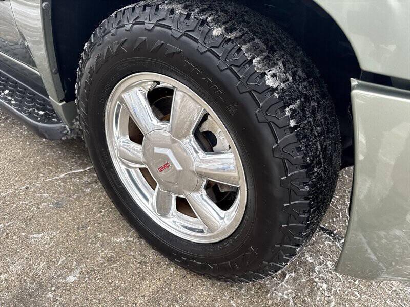used 2004 GMC Envoy XL car, priced at $6,995