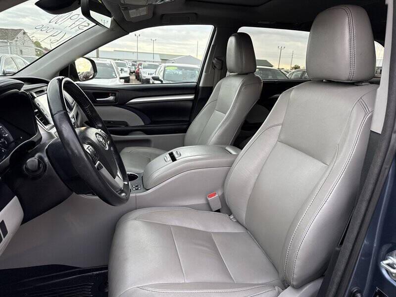 used 2017 Toyota Highlander car, priced at $17,900