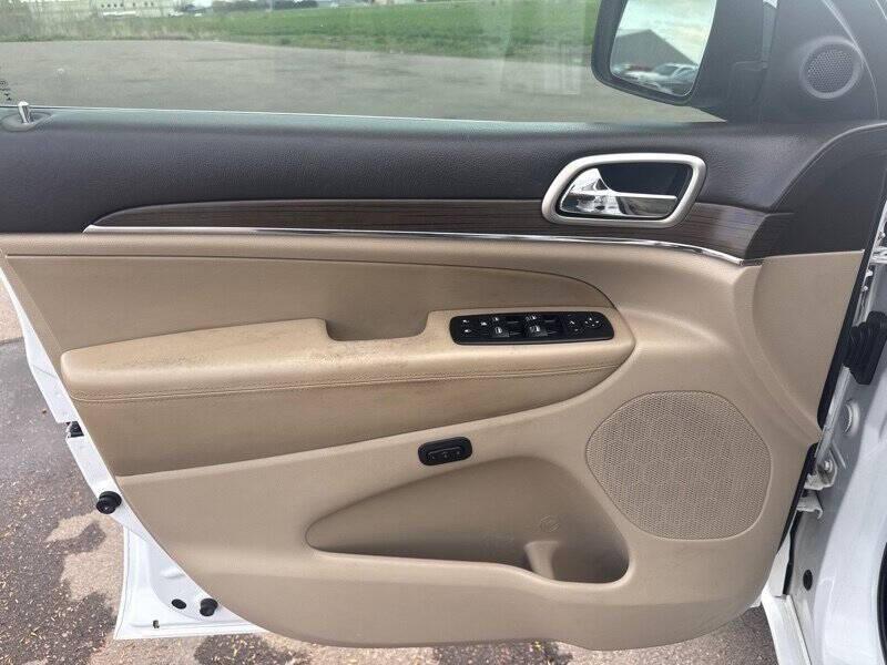 used 2014 Jeep Grand Cherokee car, priced at $14,995