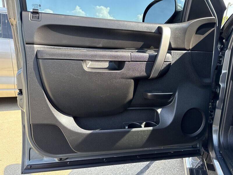 used 2011 Chevrolet Silverado 1500 car, priced at $17,900