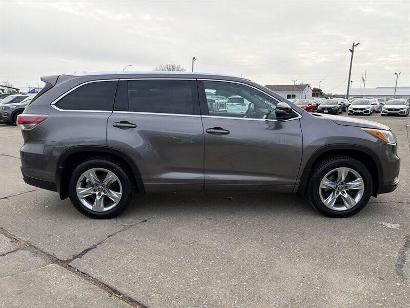 used 2016 Toyota Highlander car, priced at $19,900
