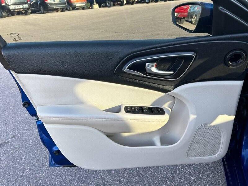 used 2016 Chrysler 200 car, priced at $9,500