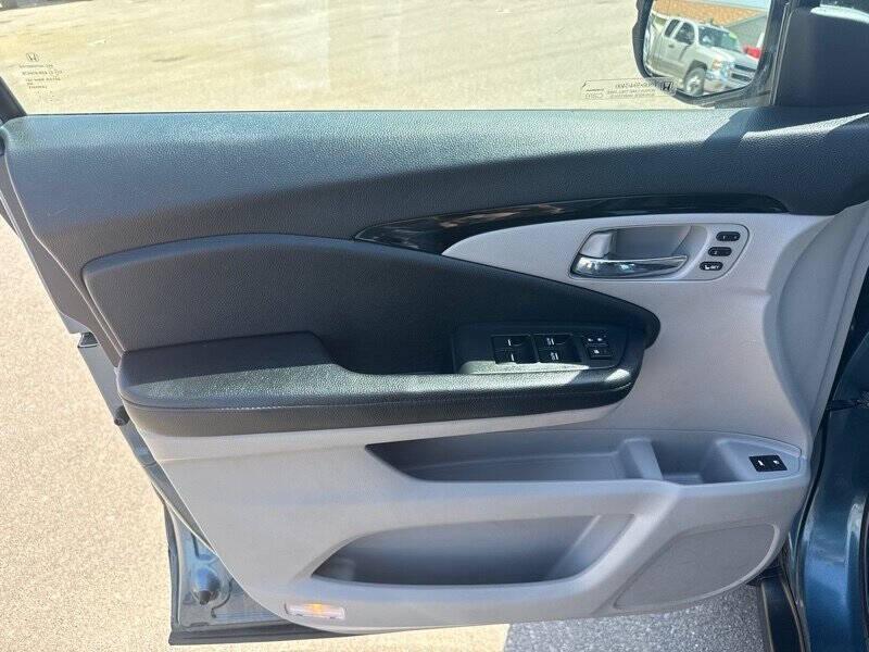 used 2016 Honda Pilot car, priced at $15,995