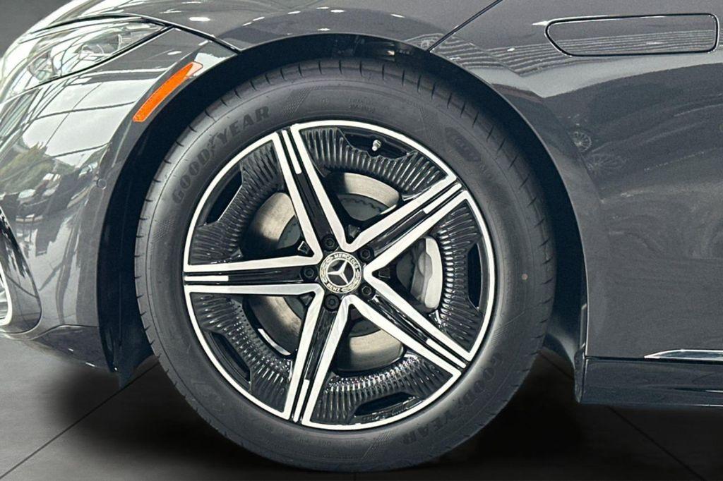 new 2026 Mercedes-Benz EQS 450 car, priced at $104,695