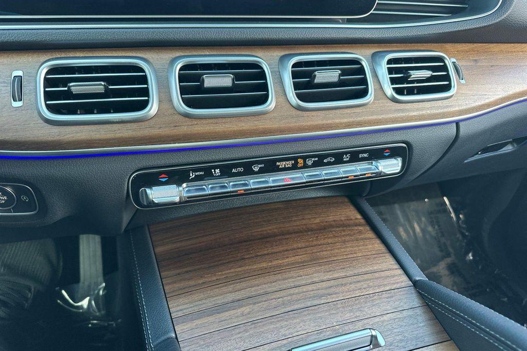 used 2025 Mercedes-Benz GLE 350 car, priced at $55,684