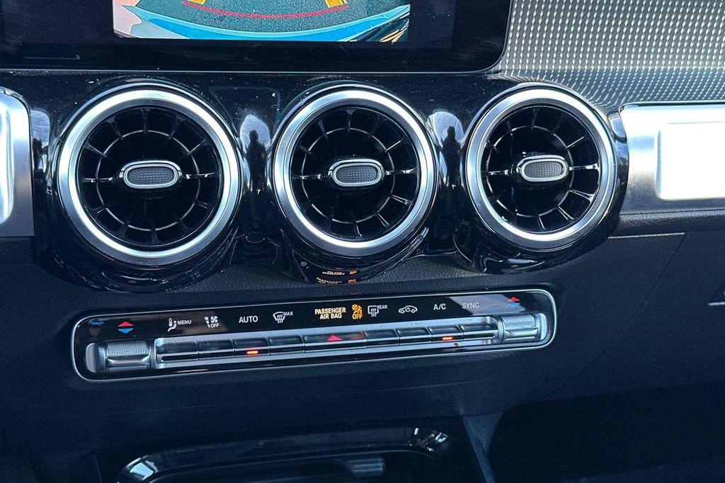 used 2022 Mercedes-Benz GLB 250 car, priced at $28,984