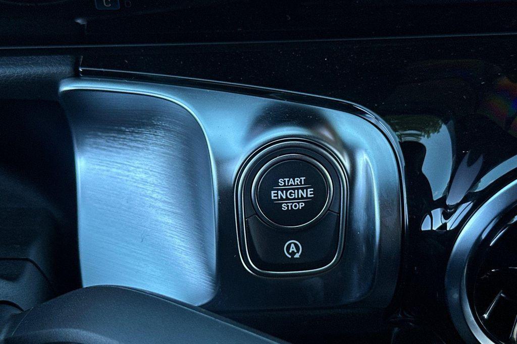 new 2026 Mercedes-Benz GLB 250 car, priced at $48,130