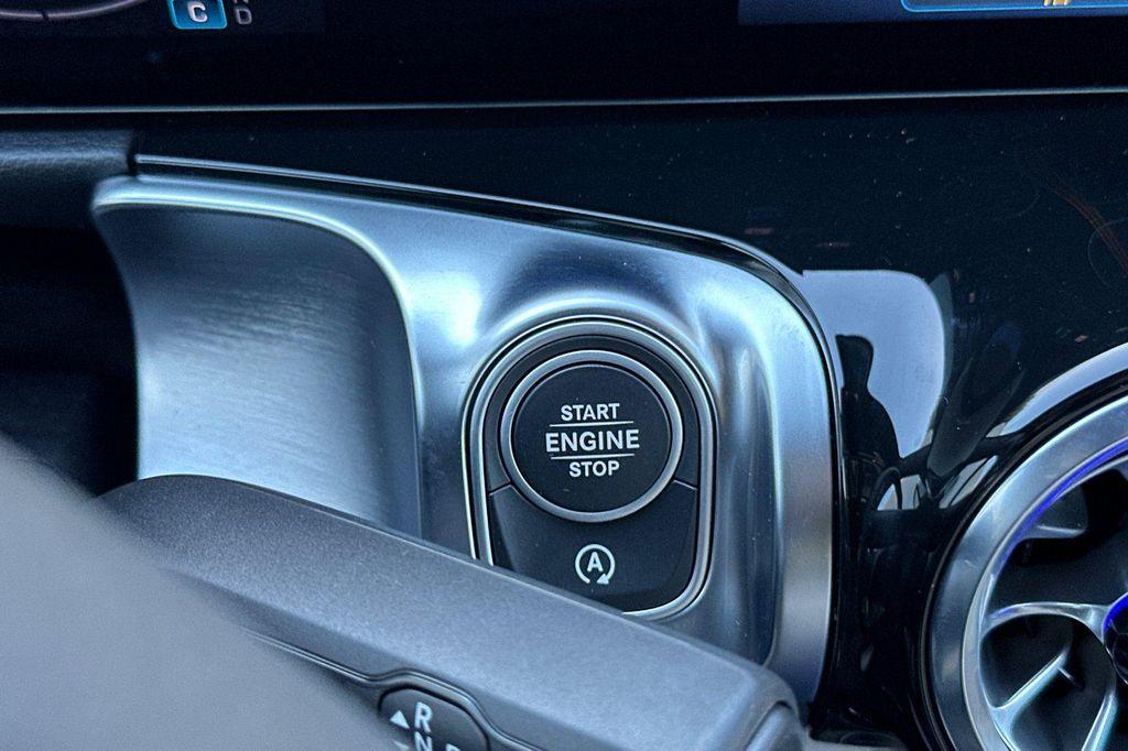 new 2025 Mercedes-Benz GLB 250 car, priced at $47,145