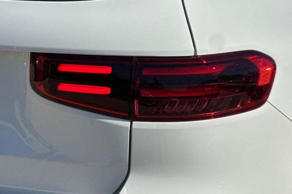 new 2025 Mercedes-Benz GLB 250 car, priced at $47,145