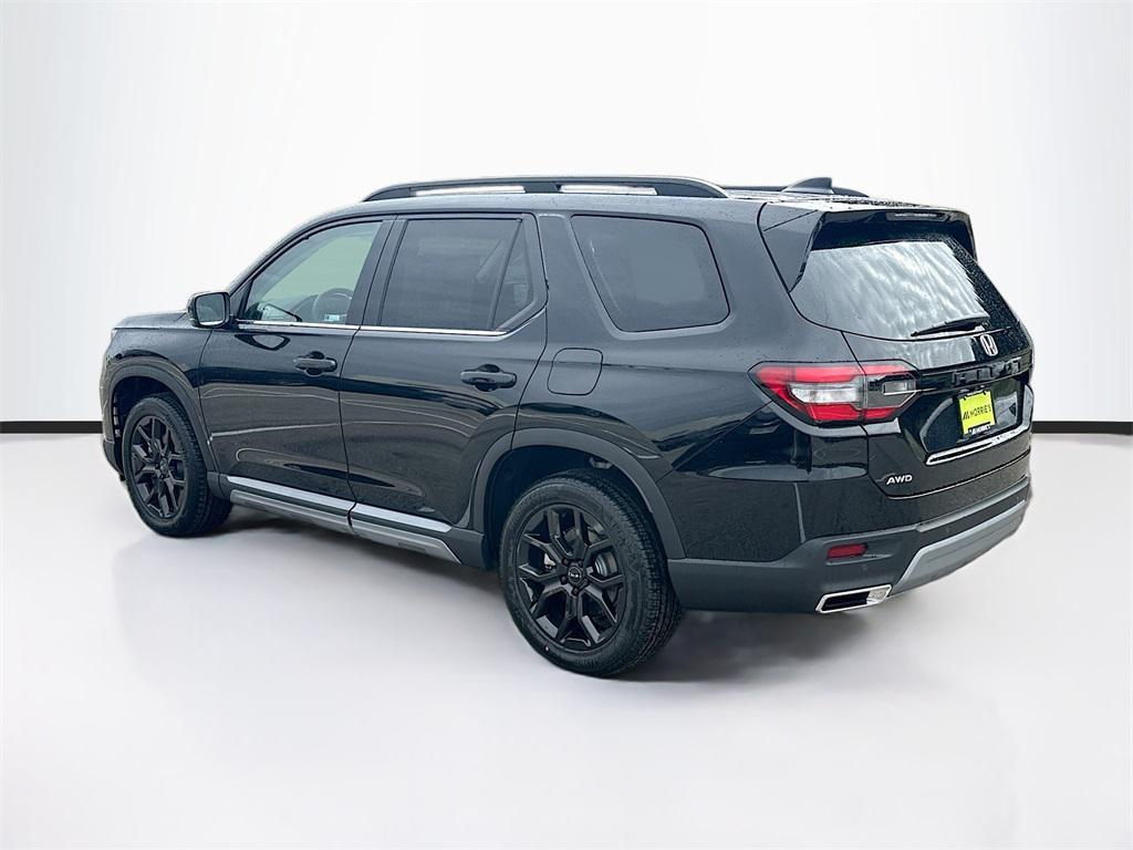 new 2025 Honda Pilot car, priced at $46,564