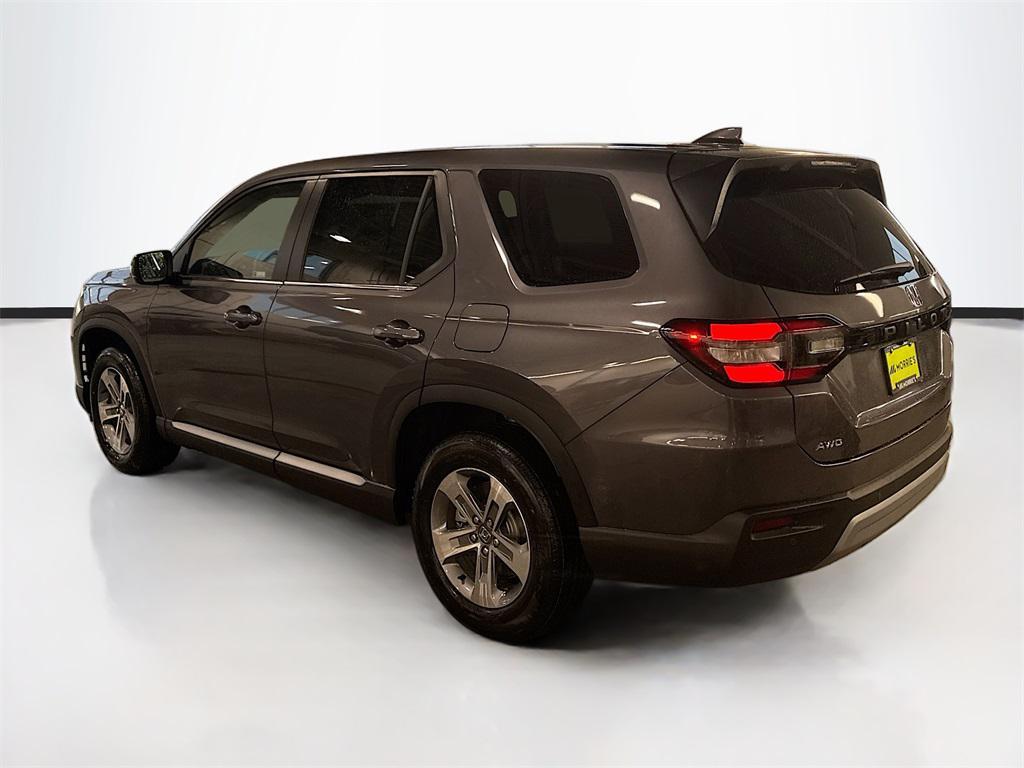 new 2025 Honda Pilot car, priced at $42,415