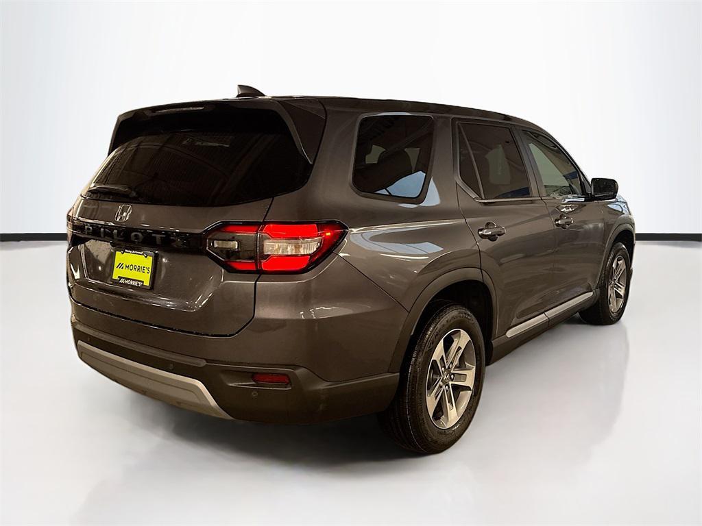 new 2025 Honda Pilot car, priced at $42,415